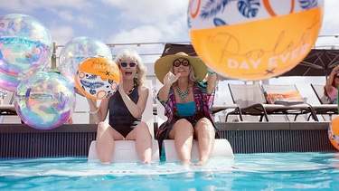 Celebrity Cruises Celebrity Apex Poolest Day Ever ©CEL.jpg